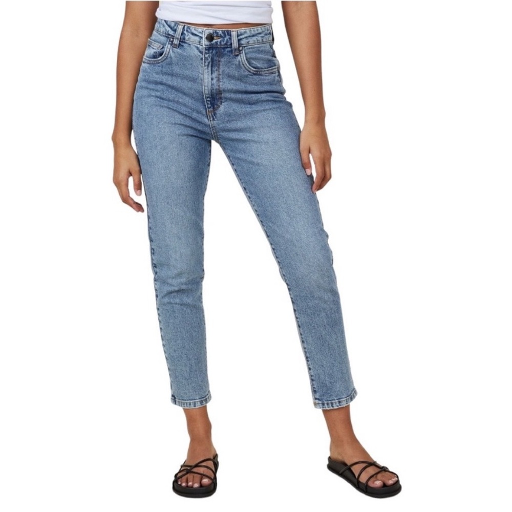 NWT Cotton-On Stretch Mom Jeans, Size 4, High Rise, Snug Fit, Tapered Leg